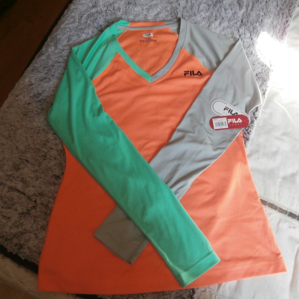 women's workout shirt - Picture 2 of 9